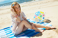 Free naked pictures of nineteen women