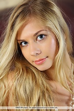 Nineteen girl hq erotica pics teens girls