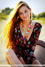 Sweetheart sensually goddess teen girl