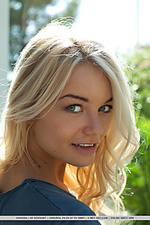 Younger attractive topless free pics free erotic teen girls really teen adult photos