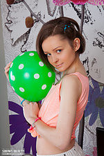 Russian tiny showy beauty
