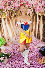 Russian kiss showy beauty pics