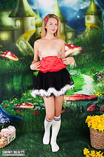 Free naked pictures of ladies