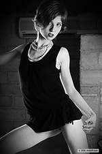 Teens showy beauty thumbs